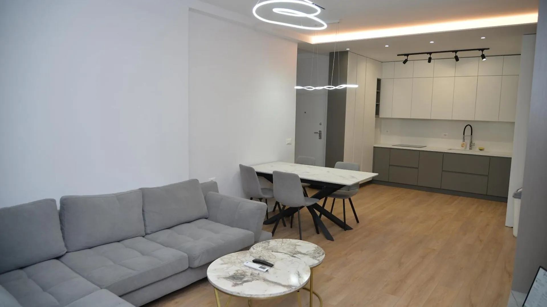 Hera Tirana Suite Deluxe Albania